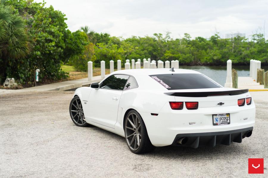  Chevrolet Camaro SS on Vossen Wheels (VFS1) 2017 года  (фото 17 из 25)